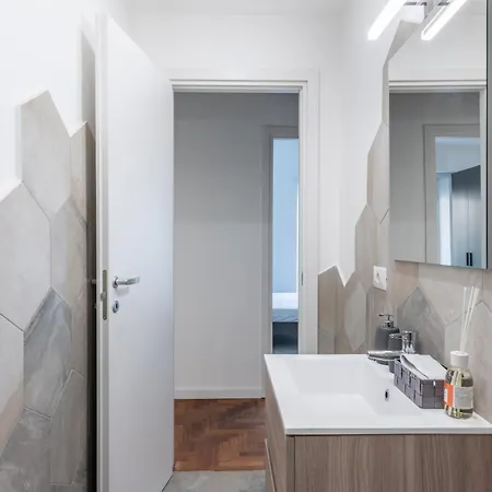 Skylife Modern 4-bedroom Trastevere Appartement *