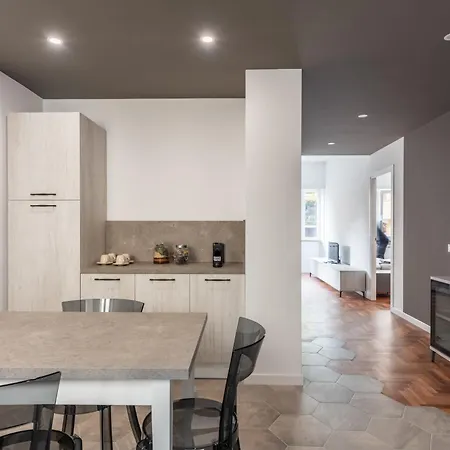 Skylife Modern 4-bedroom Trastevere Rome