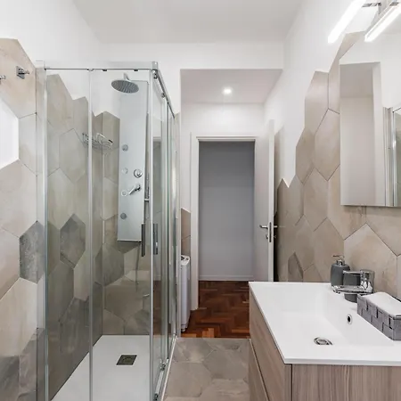 Skylife Modern 4-bedroom Trastevere Appartement