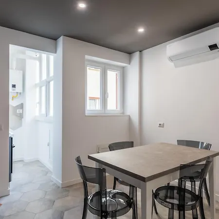 Skylife Modern 4-bedroom Trastevere Appartement